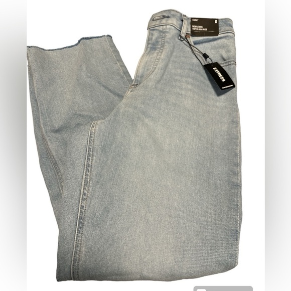 Express Mom Jeans Super High Rise with distressed and raw hem Size 0 NWT - Picture 6 of 7